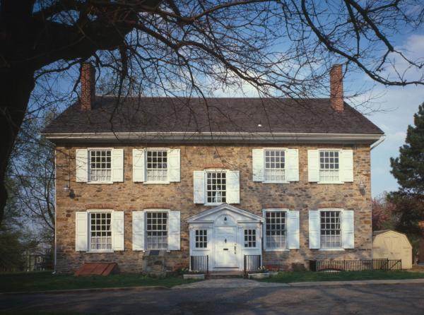 Photo of a large two-story brick house used as Washington's headquarters in 1776.