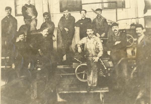 Group photo of workers in the general machine shop of U.S. Steel's National Tube Company in McKeesport, Allegheny County, 1907