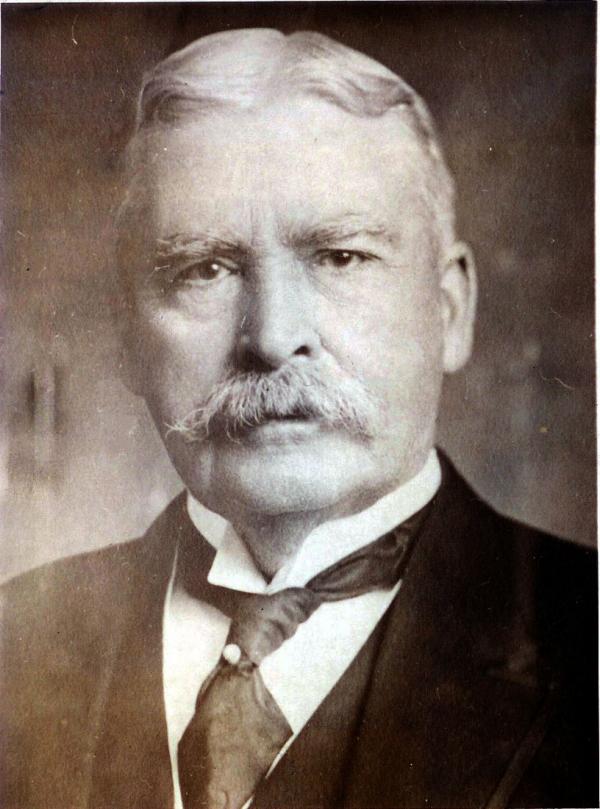Photograph of George G. McMurtry, head and shoulders.